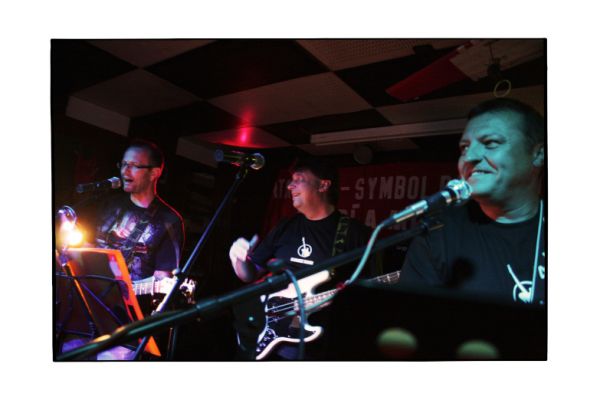 garage-band-0647AD902E-BB20-CBE5-DC2B-E40A013B73CD.jpg