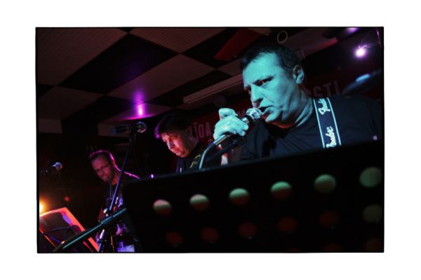 garage-band-077B9A4B98-EACA-DA25-F727-AD911B088DE9.jpg