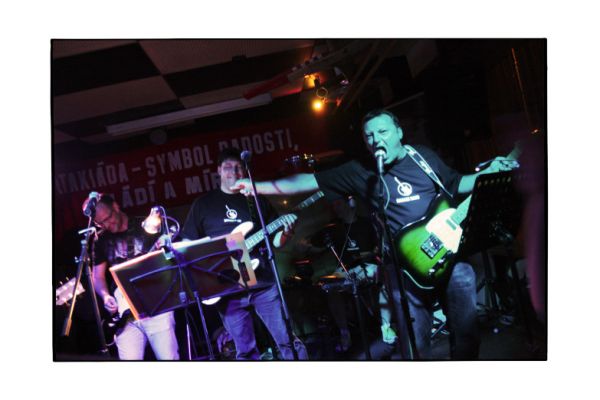 garage-band-32C74047C4-0699-27AB-3685-C1DAC3428AD6.jpg