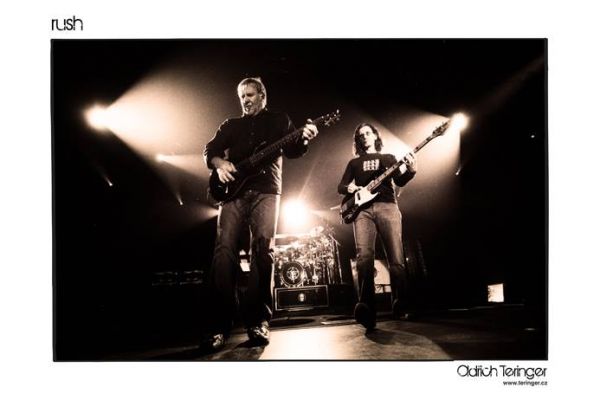 rush85C0BD93-A5C6-B334-55CD-308CE4C62124.jpg